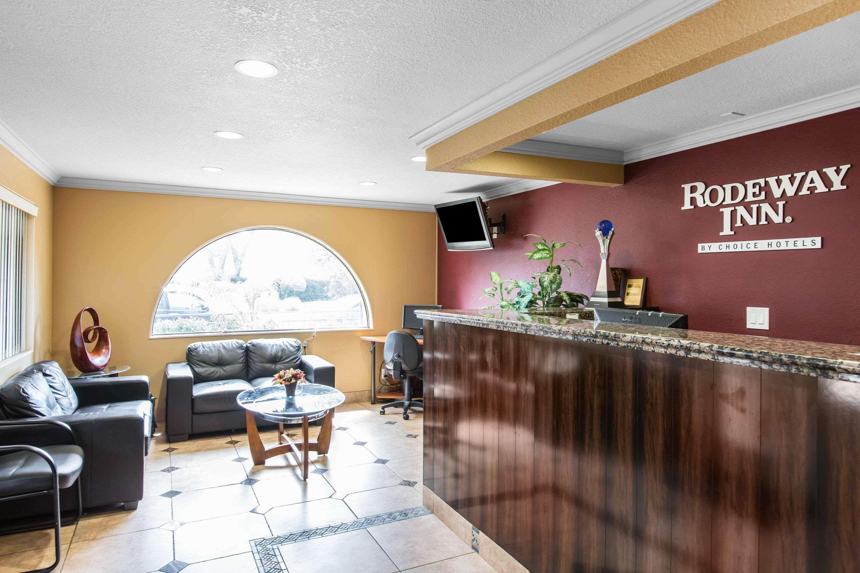 Rodeway Inn Escondido Downtown Exterior foto