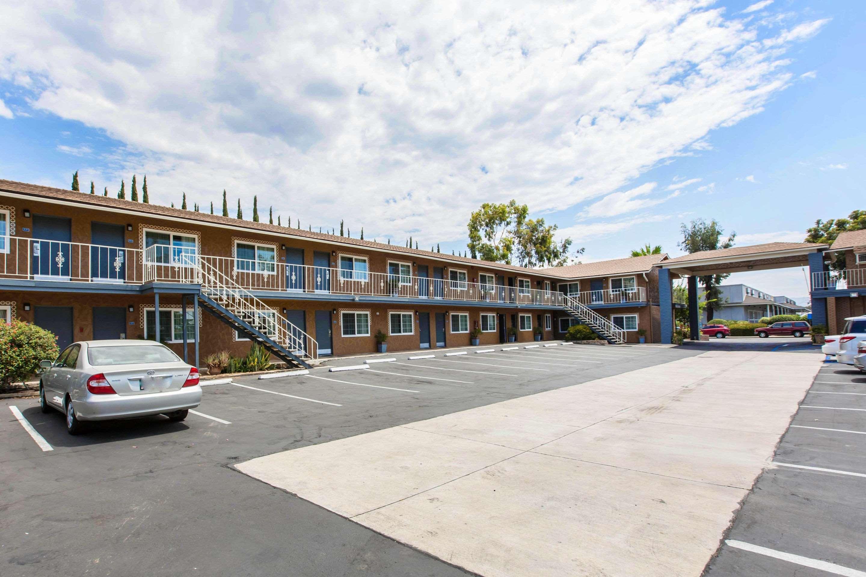 Rodeway Inn Escondido Downtown Exterior foto